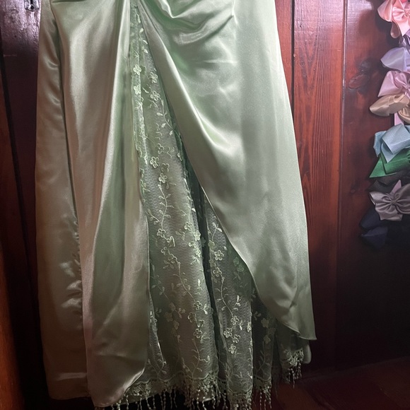 Custom Gown. See photos for measurements.  Model (me) wears a 4/6. - Picture 3 of 16